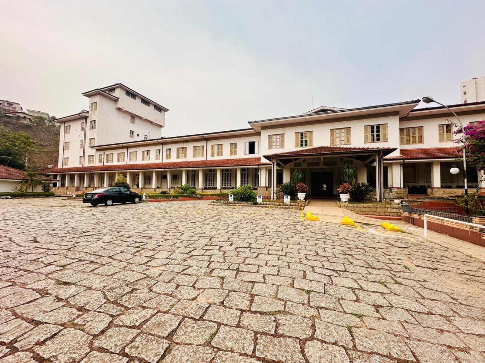 Apartamento Condominio Quisisana Centro Pocos De Caldas Lazer Completo, Uma Estrutura De Resort Exterior foto